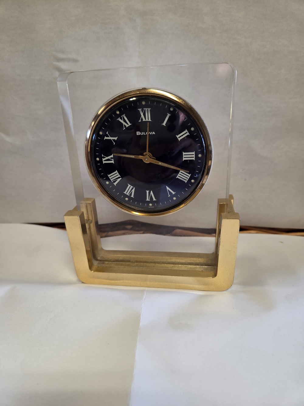 VINTAGE Bulova #2RA007 MODERNIST LUCITE Clock MECHANICAL WIND UP